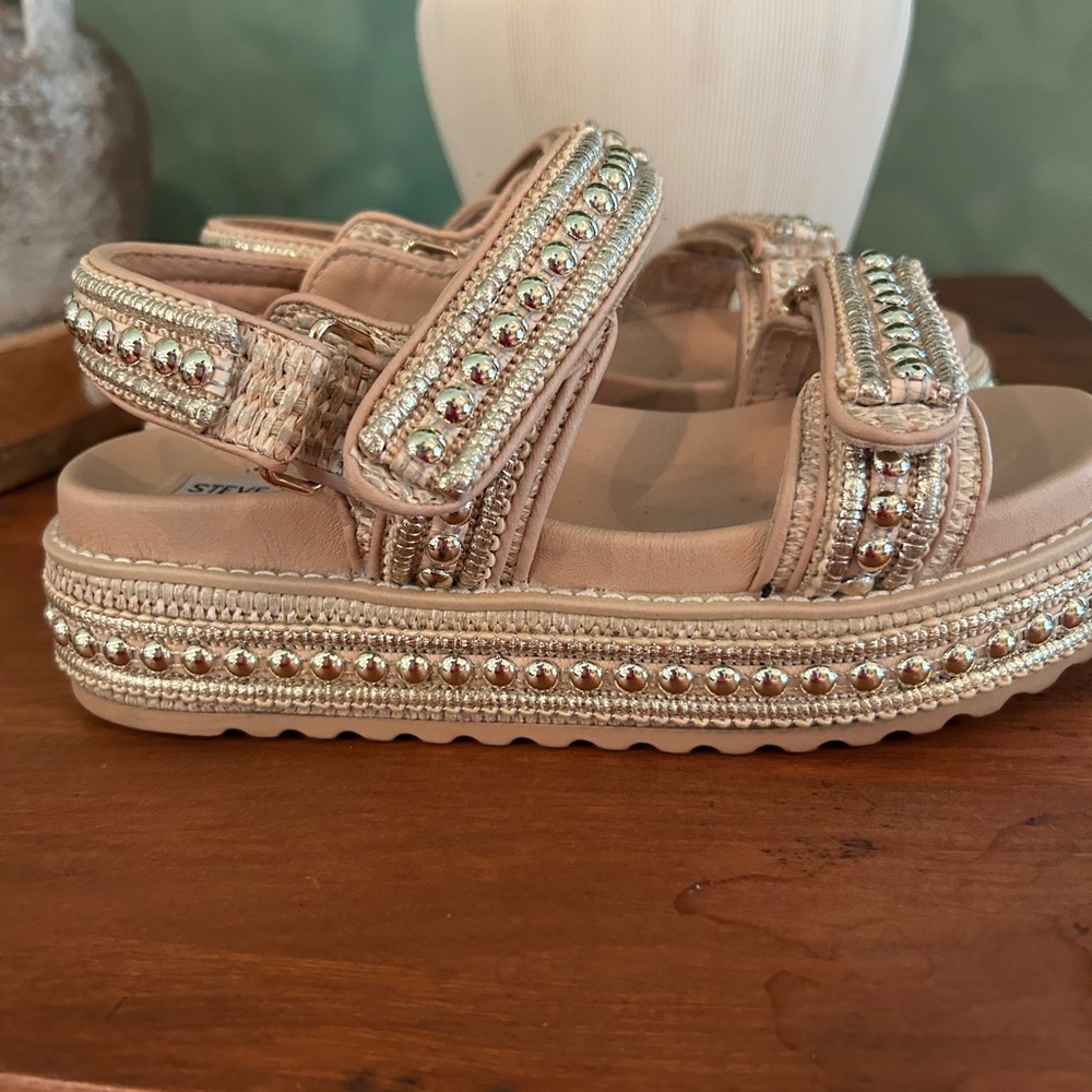 Steve Madden Beaded Platform Sandals in Beige - Picture 6 of 9